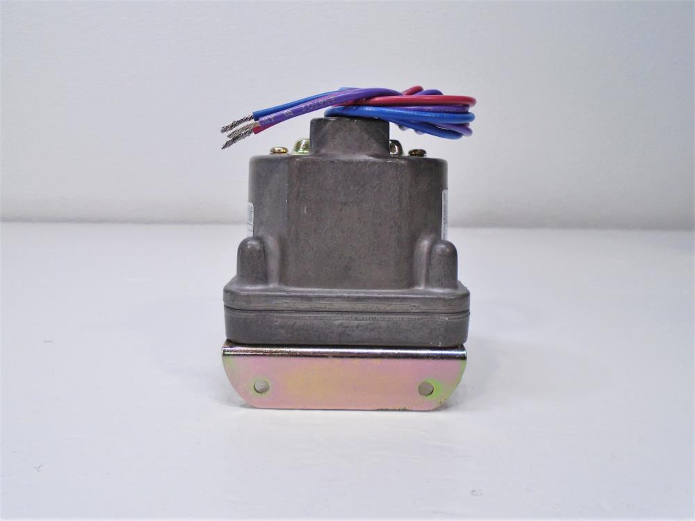 IMO Barksdale D1H-M3SS-P2 Pressure or Vacuum Actuated Switch